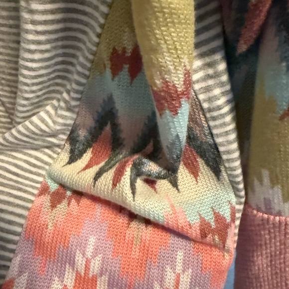 🌸 **Haptics by Holly Harper Striped Henley Top – Size M** 🌸 - Picture 5 of 6